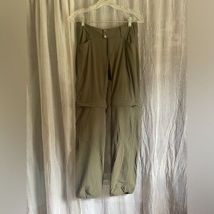 Size 4, army green Columbia convertible pants